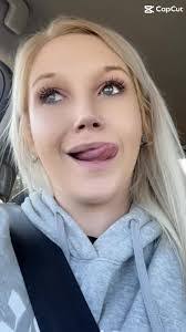 Leanna Hebert's Instagram, Twitter & Facebook