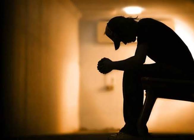 دائمًا ما تشعر بالذنب؟.. 6 طرق للتخلص من جلد الذات | المصري اليوم