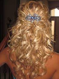 Cool Long Curly Blonde Homecoming Hairstyle Hair Styles Long Hair Styles Hair Makeup