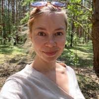 Penelope Heller's Instagram, Twitter & Facebook