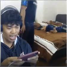 Hãy tham khảo nội dung trong bài viết này các bạn nhé. Tuyá»ƒn Thá»§ Malaysia Lá»™ Background Thiáº¿u Táº¿ Nhá»‹ Tren Song Livestream Showmatch Tá»'c Chiáº¿n HÆ¡n 2000 NgÆ°á»i Xem