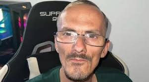 This guy's name is Raphael Graven, he was a French streamer who  unfortunately p@ss€d away untimely. But this man has been known to do  str@nge things during his live stream which included