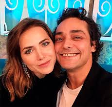 How tall and how much weigh eduardo sterblitch? Eduardo Sterblitch Revela Que Se Sentiu Pressionado Para Ser Pai Apos Filhos De Tata Werneck E Leticia Colin Estrelando