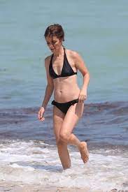 Constance Zimmer And Shiri Appleby Show Off Their Bikini Bodies Miami Beach 09 20 2017 Bikinis Bikini Bodies Shiri Appleby
