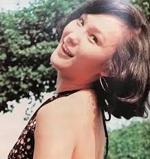 胡锦,香港电影女演员,电视制作人.70年代邵氏旗下著名当家艳星,出演李翰祥系列风月片《风流韵事/捉奸趣事/金瓶双艳/军阀趣史》.3月10日78岁寿辰.㊗️生日快乐🎂