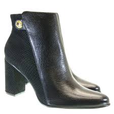 Calçados Luz Da Lua Coleção 2016 Bota Cano Curto Preto 5101 Luz Da Lua Moselle Sapatos Finos Feminos Moselle Sua Boutique Online Botas Femininas Ankle Boots Botas