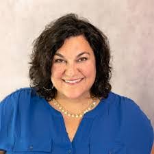 Tracy Warwick's Instagram, Twitter & Facebook