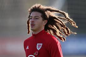 Ethan ampadu gets his hair cut off by hd cutz in london. Chelsea Starlet Ethan Ampadu Cuts Off Dreadlocks In Radical Haircut And Wales Ace Looks Completely Unrecognisable