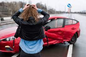 Bonjour, j'ai eu un accident moto hier ,je roulais dans un rond point et à l'approche d'une voie ,une voiture s'engage dans le rond point car le conducteur ne m'a pas vu. Constat Amiable 7 Cases Qui Vous Rendent Responsable A 100