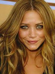 Brown hair color might seem boring but brown hairstyles for green eyes can be truly stunning. Pin On Blond Hair For Green Eyes