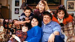 Gilbert continuó trabajando regularmente, principalmente en televisión. Roseanne Is Being Revived With Roseanne Barr John Goodman And Sara Gilbert Entertainment Tonight