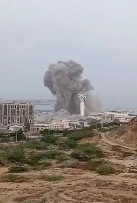 US hammers bridges around key Iran port of Bandar Abbas on sixth straight night of airstrikes