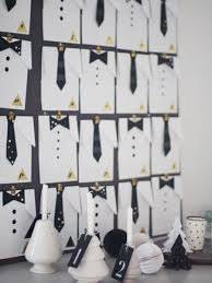 Möchtest du wissen, wie man einen originellen diy adventskalender mit beleuchtung bastelt? Adventskalender For Him Adventskalender Fur Manner Basteln Adventkalender Adventskalender Weihnachtskalender