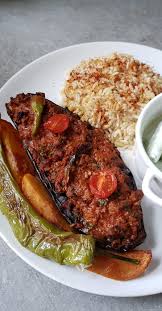 Voici Une Idee De Recette Avec Des Aubergines Direction La Turquie Avec Le Karni Yarik Ce So Recette Aubergine Aubergines Farcies Recette Aubergine Farcie