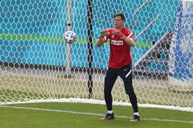 Szczęsny pali pod prysznicem, a tytoń. Wkdzhbp Gvktcm