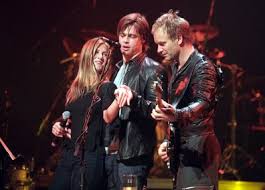 Jennifer aniston 'wore brad pitt's $500k engagement ring when they met' Brad Pitt And Jennifer Aniston S Complete Relationship Timeline 9celebrity