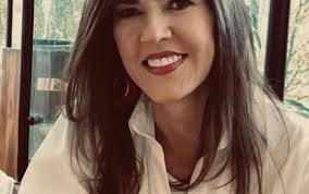 Lorena Ariza's Instagram, Twitter & Facebook