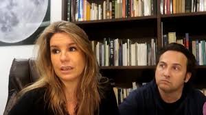 Bajo el debate sobre si los también el caso más conocido del israelí uri geller, conocido en medio mundo en los 60 y 70 por sus apariciones en televisión por su. Iker Jimenez Y Carmen Porter Confinados Una Semana Antes No Hemos Salido Ni A Comprar