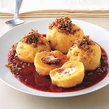 Susse Kurbis Zwetschgen Knodel Rezept Rezepte Osterreichische Rezepte Lebensmittel Essen