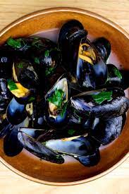 Steamed Mussels With Garlic And Parsley Recipe Recipe Steamed Mussels Mussels Recipes