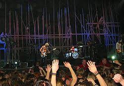 Red hot chili peppers tabs, chords, guitar, bass, ukulele chords, power tabs and guitar pro tabs including aeroplane, 21st century, annie wants a baby, animal bar, american ghost dance. Red Hot Chili Peppers Wikipedia La Enciclopedia Libre