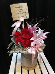 datohoe happybirthday manyhappyreturn ecosouth 鲜花抱抱花筒 boxflower redrose 香水百合 每一份都是用心与诚意 米兰花屋 milanflorist happy birthday birthday crown jewelry