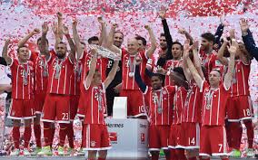 Das team des fc bayern münchen verbrachte die nacht im flieger. Bayern Munich Fans See Red Over Club S Links With Qatar Arab News