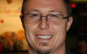 Shawn Toovey's Instagram, Twitter & Facebook