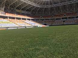 Yeni malatyaspor maçlarını oynadığı yeni malatya stadyumu'nun bozulan zeminini iyileştirmek için bakıma aldı. Yeni Malatyaspor Saha Zeminini Paylasti