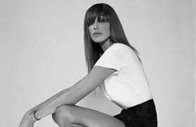 Estate finita per belen rodriguez che, dopo aver per l'autunno 2015, il segreto dei capelli della rodriguez si chiama color tech brownies. Belen Rodriguez Taglia I Capelli Tutorial Su Instagram E Facebook