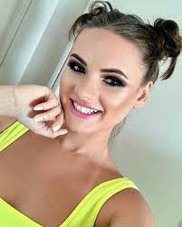 Is a pastor's tight dress appropriate in church?