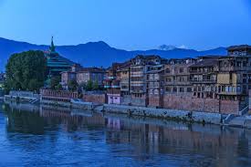 Srinagar's Bridging Beauty Through Lens