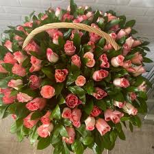 Hāʻawi i ka Basket me nā pua Basket "Power of love" ma Moscow