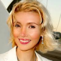 Hilary Rowland's Instagram, Twitter & Facebook