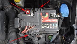 Jede autobatterie (starterbatterie) muss irgendwann ersetzt werden. Batterie Wechseln Ausbauen Vw Polo 6r Wartungsanleitung Online