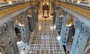 En ella se conserva un trono de madera que, según la tradición, habría sido utilizada por el primer apóstol. El Vaticano Se Prepara Para Reabrir La Basilica De San Pedro