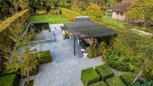 Wer vorhat, sein grundstück oder ein teil von diesem umzugestalten, dem rate ich, zuerst einmal, auf einem blatt papier den grundriss des hauses aufzuzeichnen und die zimmeraufteilung einzutragen. Garten Gestalten Renson Outdoor