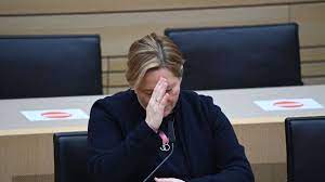 Ihr amt als kultusministerin will sie aber noch zu ende führen. O8vtfeoqkykbom