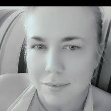 Angie Burns's Instagram, Twitter & Facebook