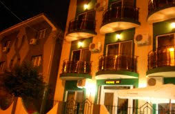 Vila david junior din eforie nord reprezinta locul ideal de cazare in zona centrala a statiuni atat pe perioade scurte cat si indelungate.este situata pe strada de promenada din spatele hotelului europa la 2 min de plaja. Cazare Eforie Nord 188 Oferte 1102 Alternative Travelminit Ro