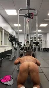 Nude workout - video 4 - ThisVid.com