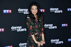 Et ma tante ne répondait même pas, exhalant un soupir qui semblait devoir être le dernier, les yeux clos, comme morte. Elimine Danse Avec Les Stars 2013