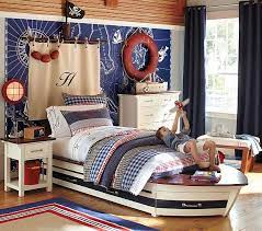 Creative strategies to arrange nautical bedroom decor is offered in these photos. Decorating With A Nautical Theme