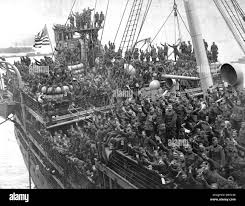 Troop ship hi-res stock photography and ...
