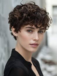 Best Short Haircuts for Curly Hair: Stylish, Trendy & Manageable