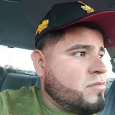 Una Tecate roja y se te reinicia la vida 🥰