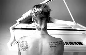 Justinbiebergifs Justin Bieber Wings Tattoo Justin Bieber Tattoos Neck Tattoo