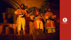 Sorry for the poor quality video, the show lights are a bit bright and didn't bode well with our filming. Everything You Need To Know About Pirates Of The Caribbean Touringplans Com Blog