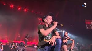 Bigflo et oli toulouse exclusif concert toulouse zénith de toulouse 08 04 2016. Bigflo Et Oli Offrent La Recette De Leur Dernier Concert A Toulouse Au Secours Populaire Youtube