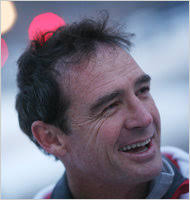 Marathoner Trains for 2-Marathon Days From North to South Pole